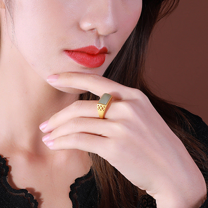 Classic Gold Ring with Timeless Appeal