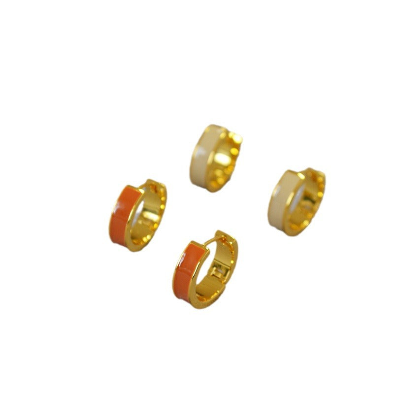 Classic Gold Earring with Timeless Appeal