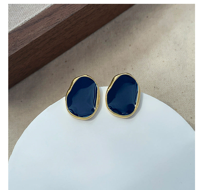 Classic Earring with Timeless Appeal