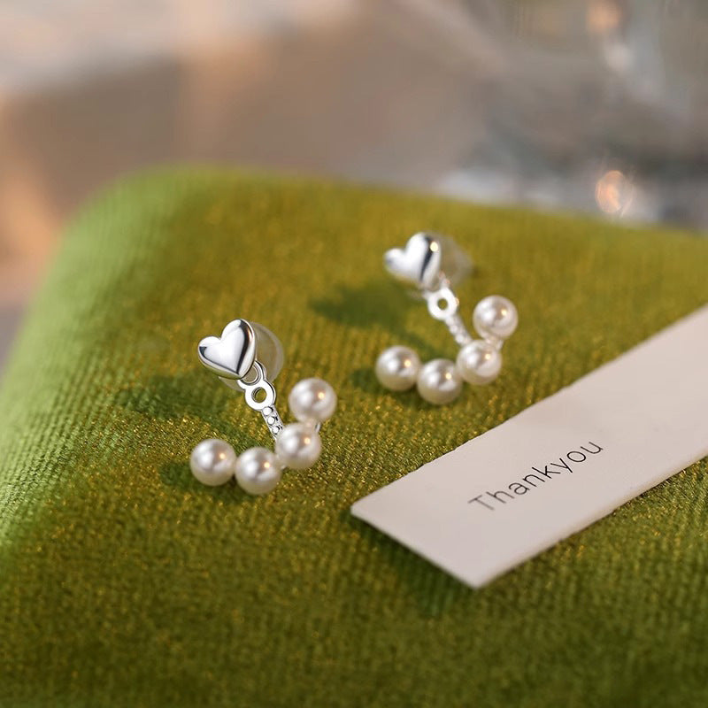 Classic Pearl Earring with Timeless Appeal