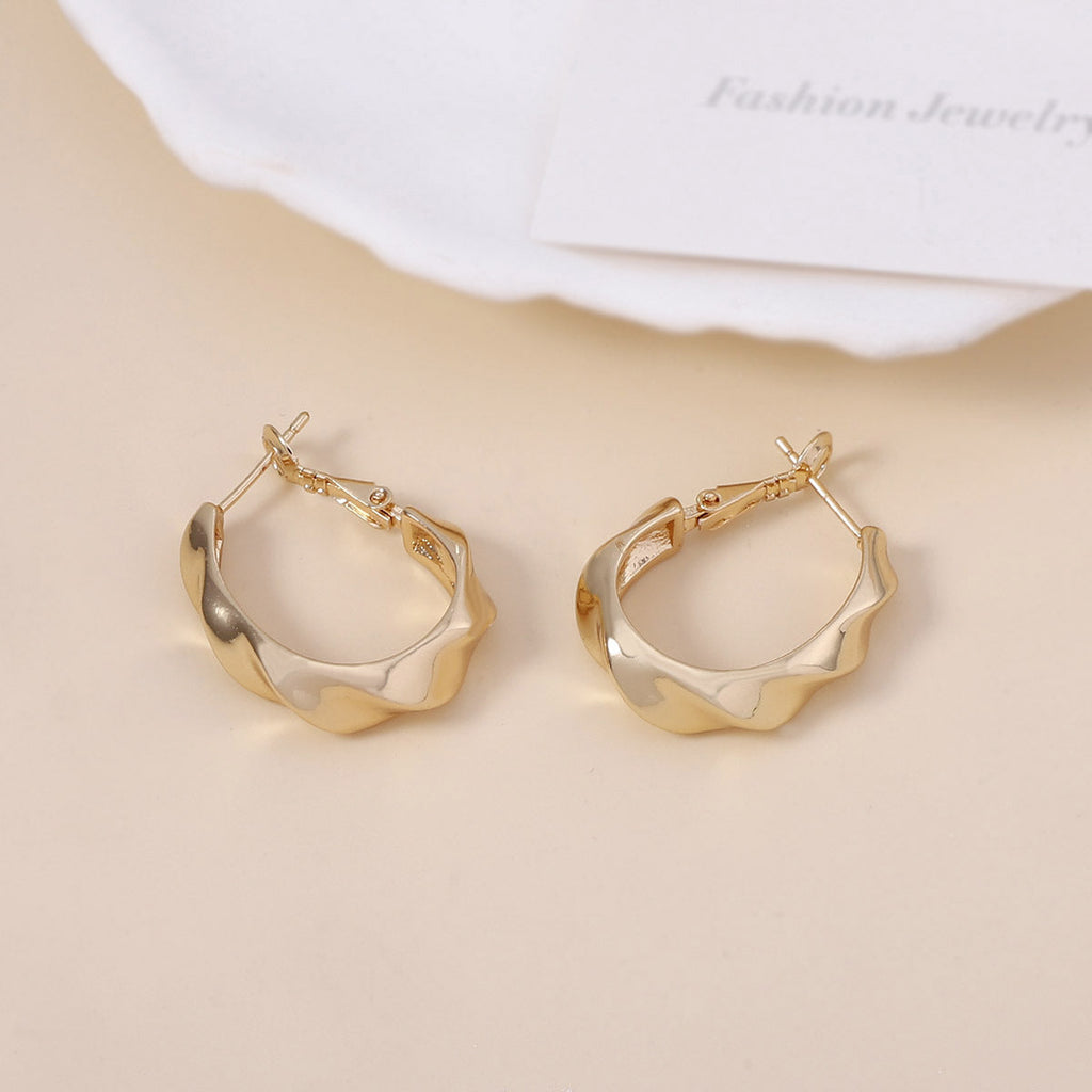 Charming Earring for Any Occasion