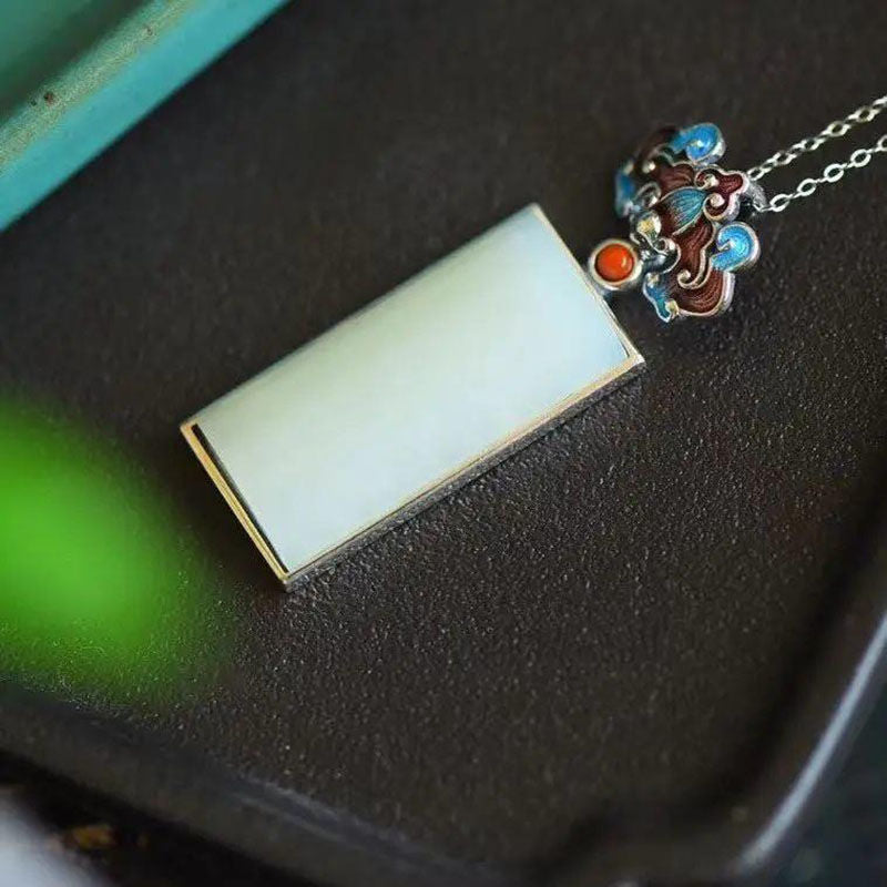 Romantic Silver Necklace for Special Moments