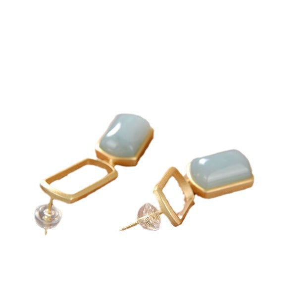 Elegant Gold Earring for Every Occasion