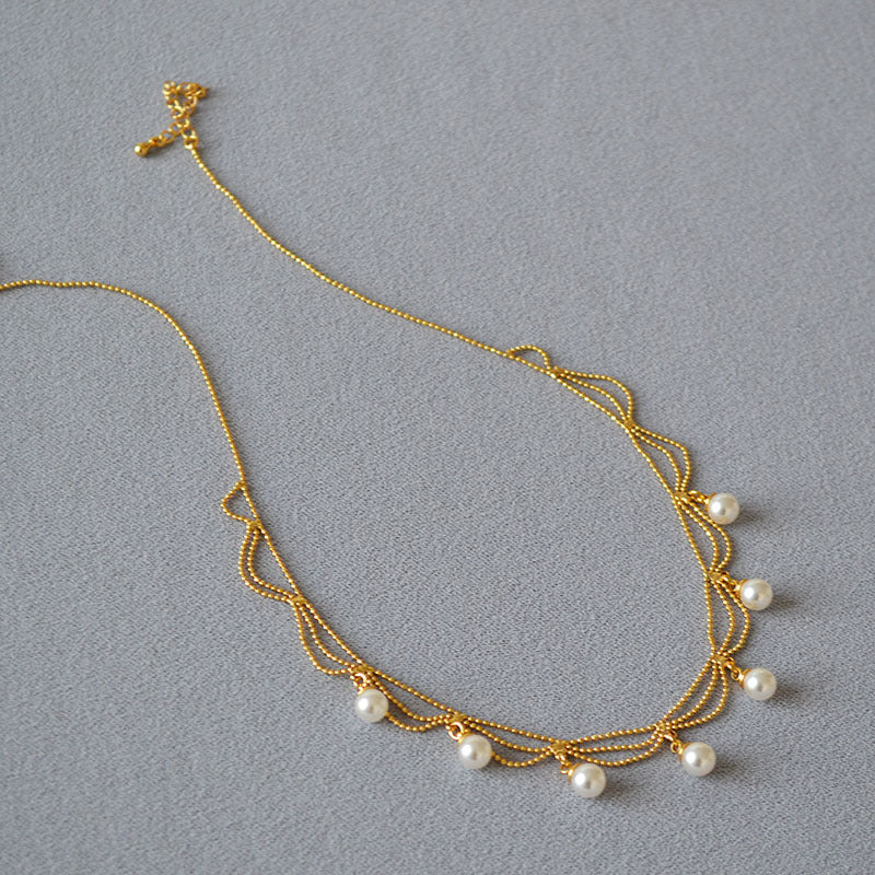Beautiful Pearl Necklace with Unique Style