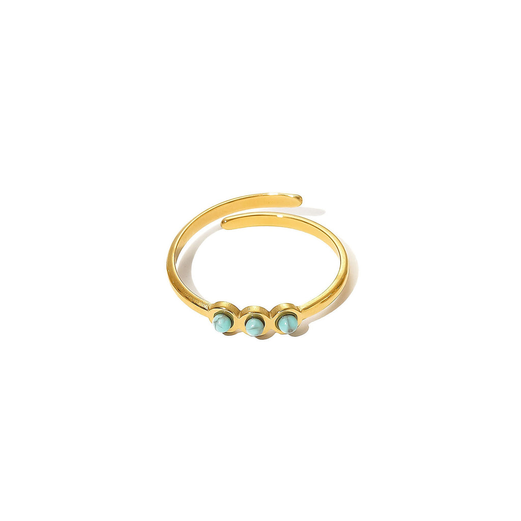 Romantic Gold Bracelet for Special Moments