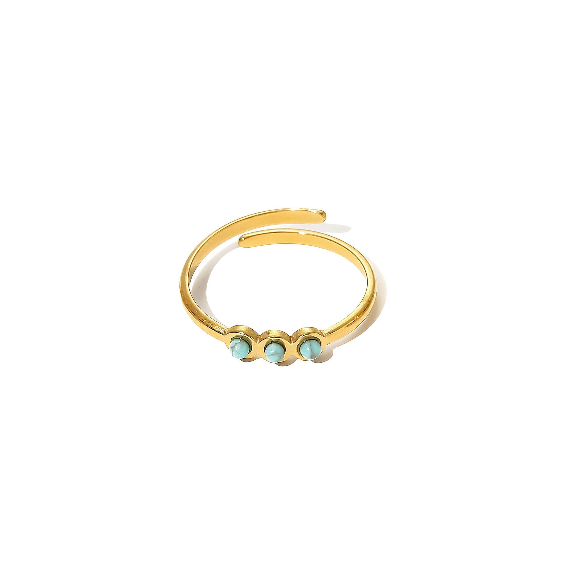 Romantic Gold Bracelet for Special Moments