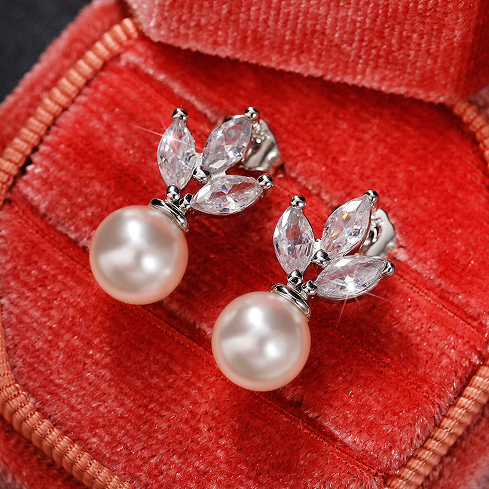 Classic Pearl Set with Timeless Appeal