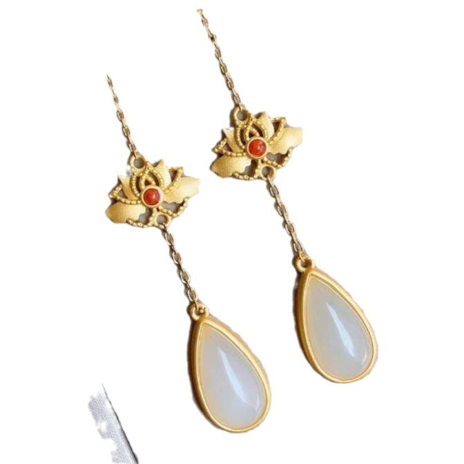 Charming Gold Earring for Any Occasion