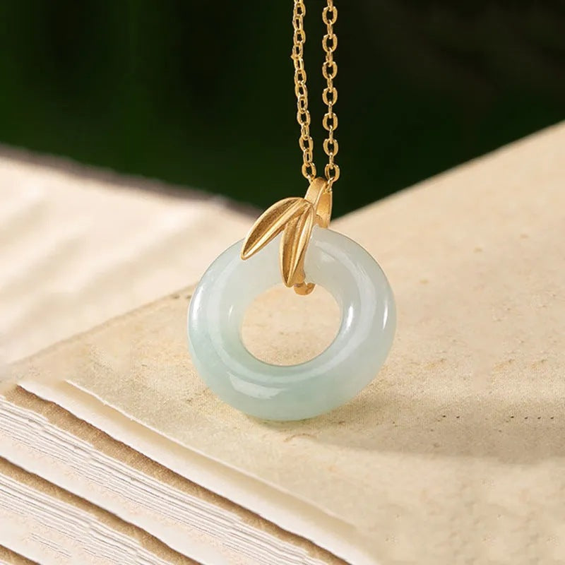 Beautiful Silver Necklace with Unique Style