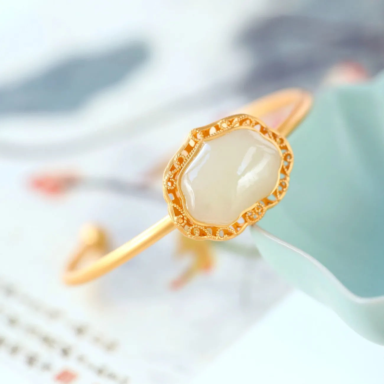 Beautiful Gold Bracelet with Unique Style