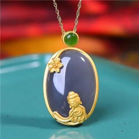 Elegant Silver Pendant for Every Occasion