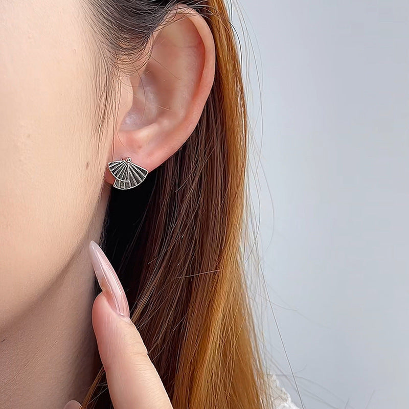 Charming Piece for Any Occasion