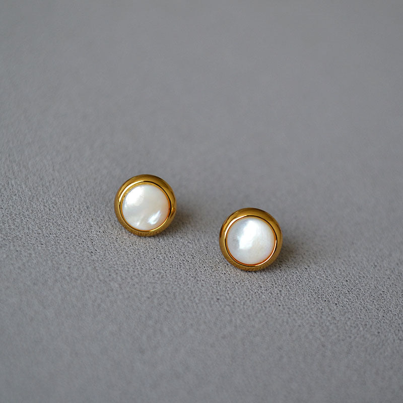 Beautiful Gold Earring with Unique Style