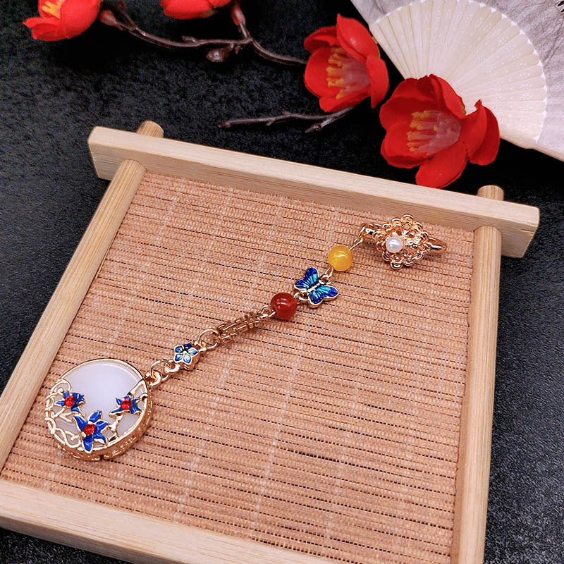 Classic Pendant with Timeless Appeal