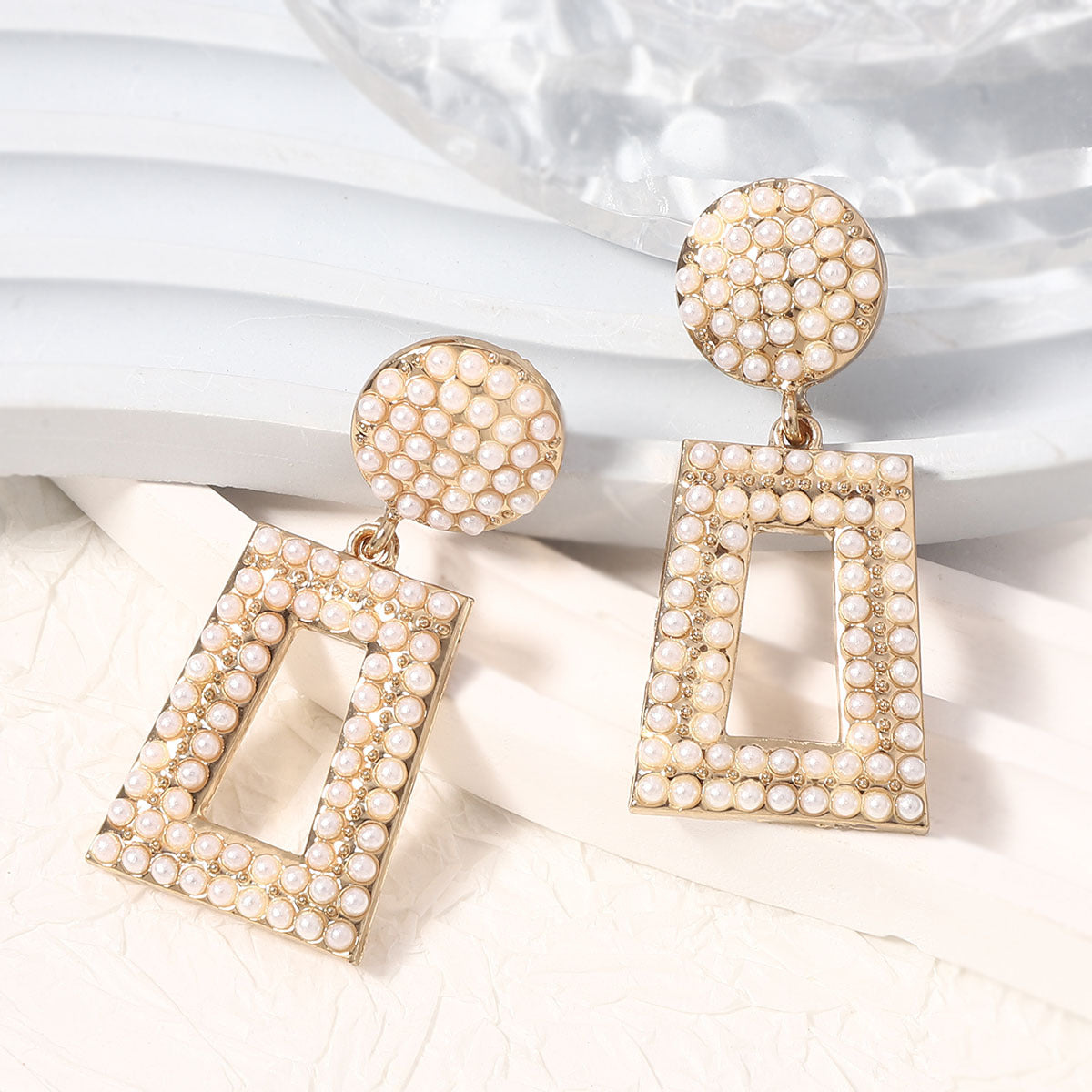 Charming Earring for Any Occasion