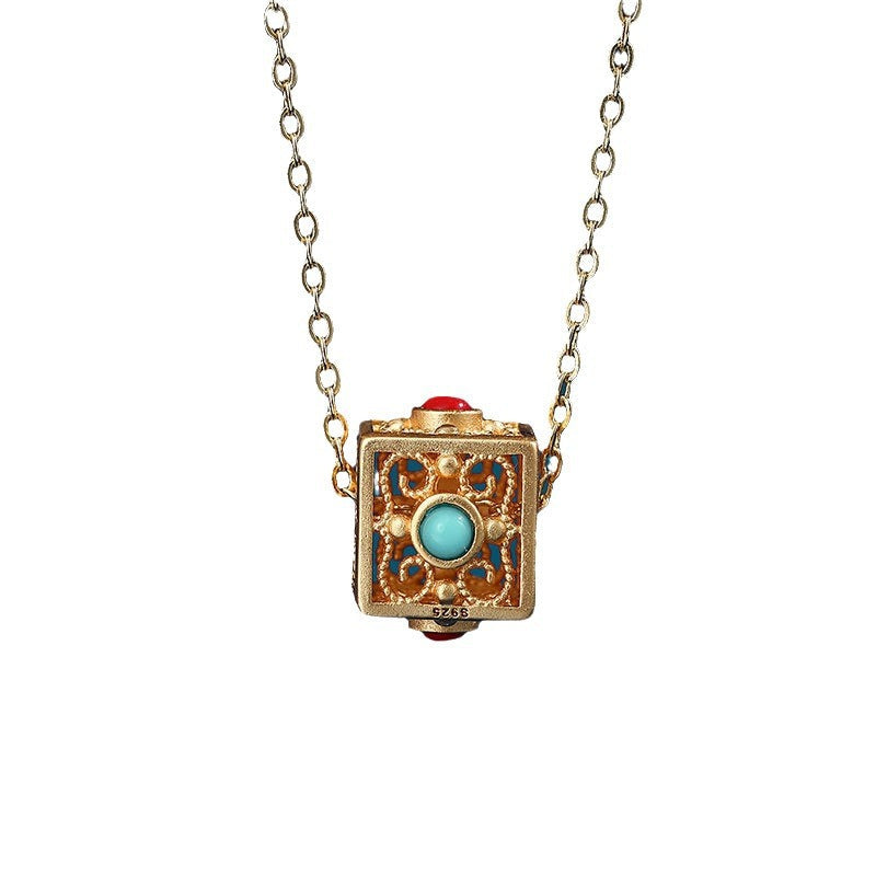 Beautiful Gold Necklace with Unique Style