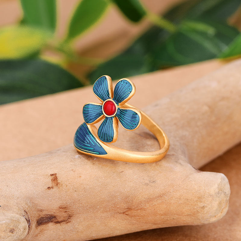 Classic Silver Ring with Timeless Appeal