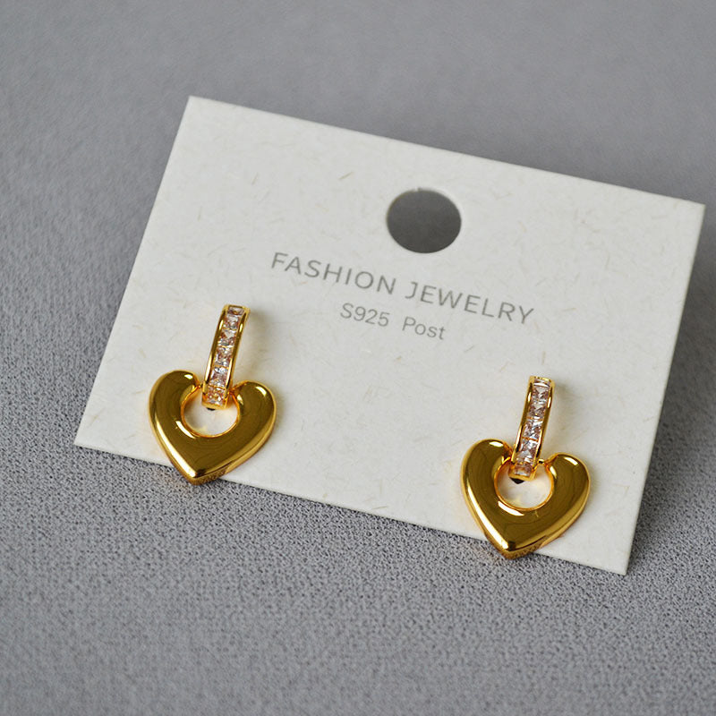 Romantic Gold Earring for Special Moments