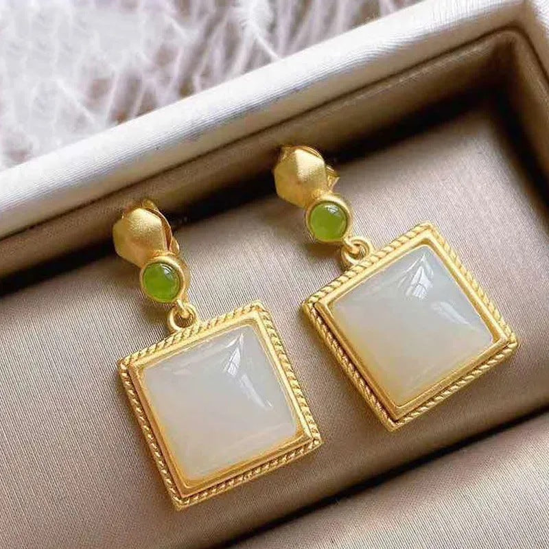 Romantic Gold Earring for Special Moments