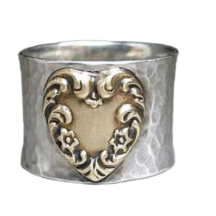 Classic Silver Ring with Timeless Appeal