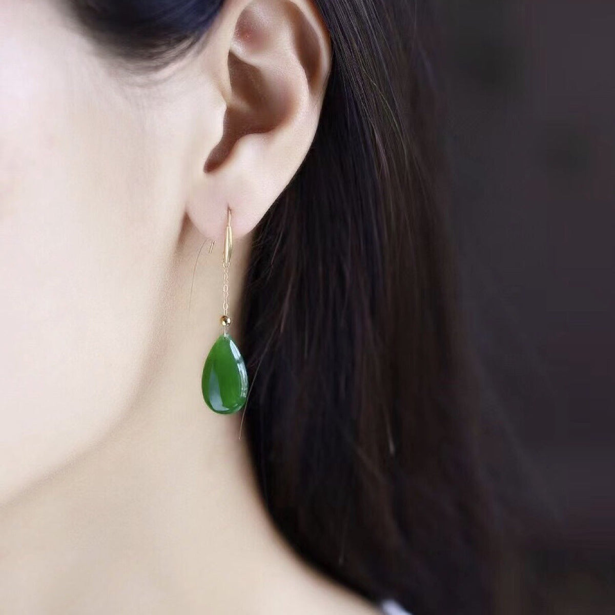Romantic Gold Earring for Special Moments