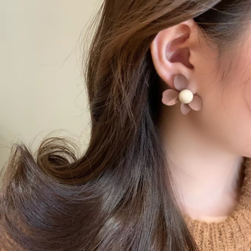 Romantic Earring for Special Moments