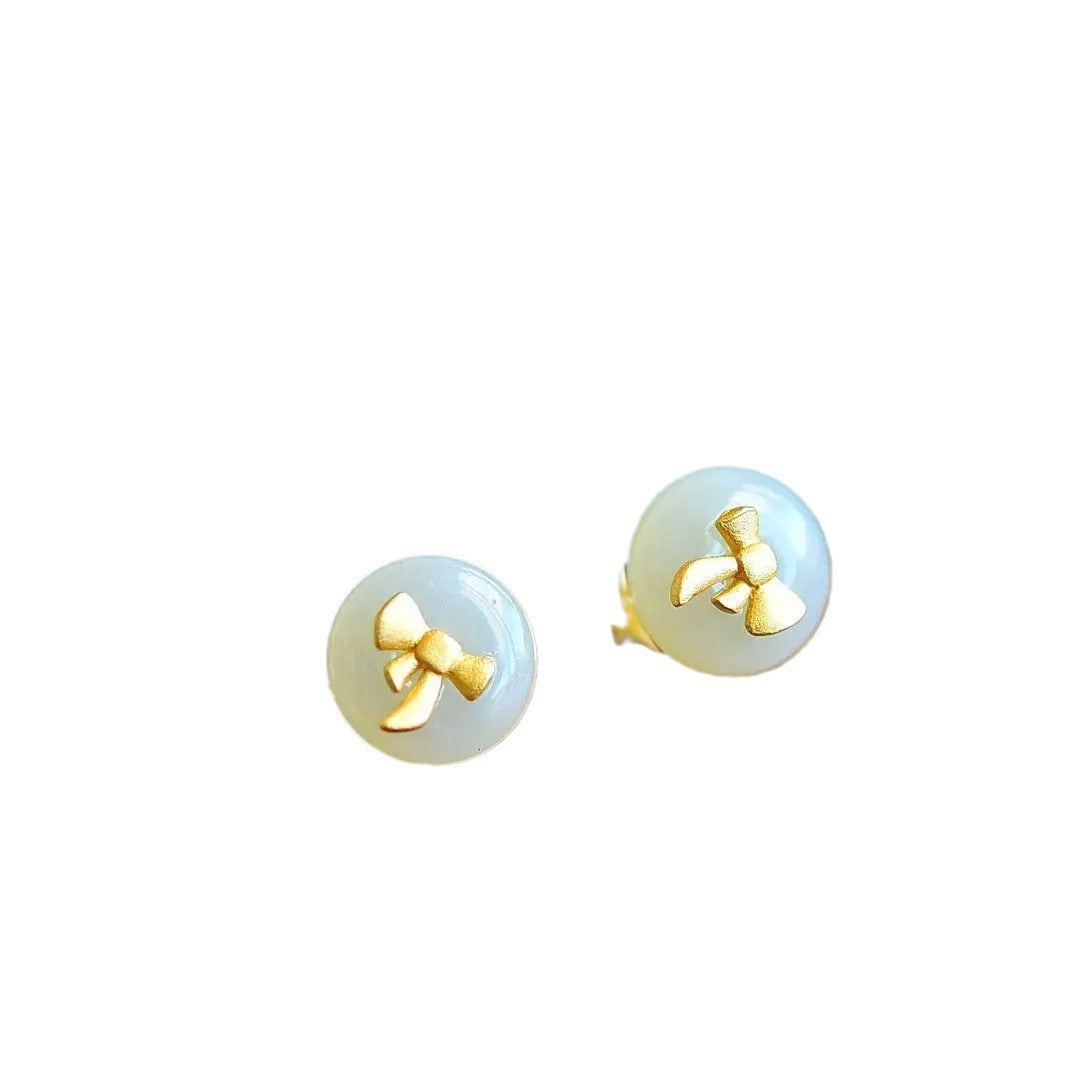 Classic Gold Earring with Timeless Appeal
