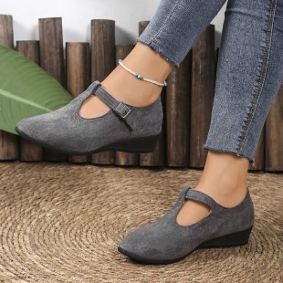 Graceful Orthopedic Shoes for Modern Look