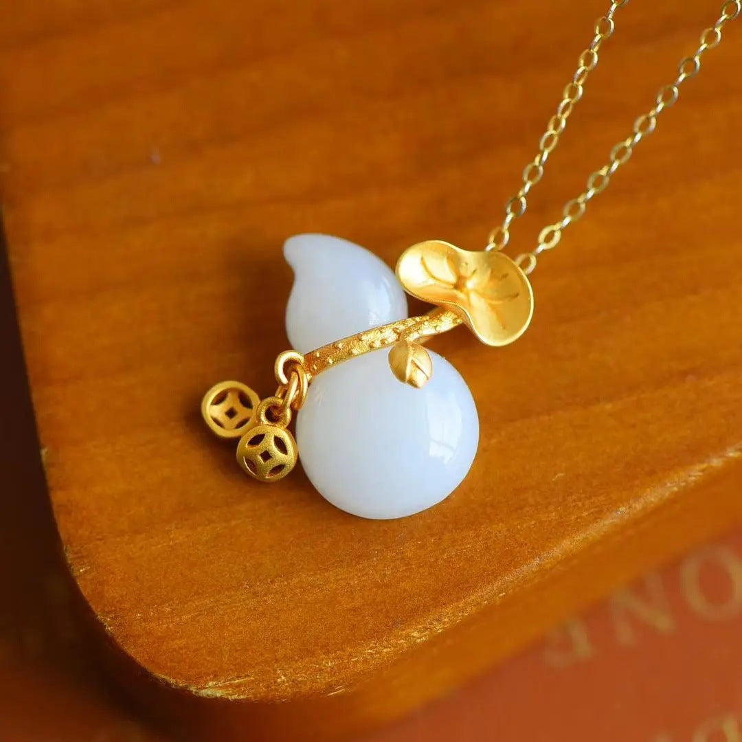 Charming Gold Necklace for Any Occasion