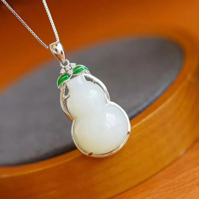 Elegant Gold Necklace for Every Occasion