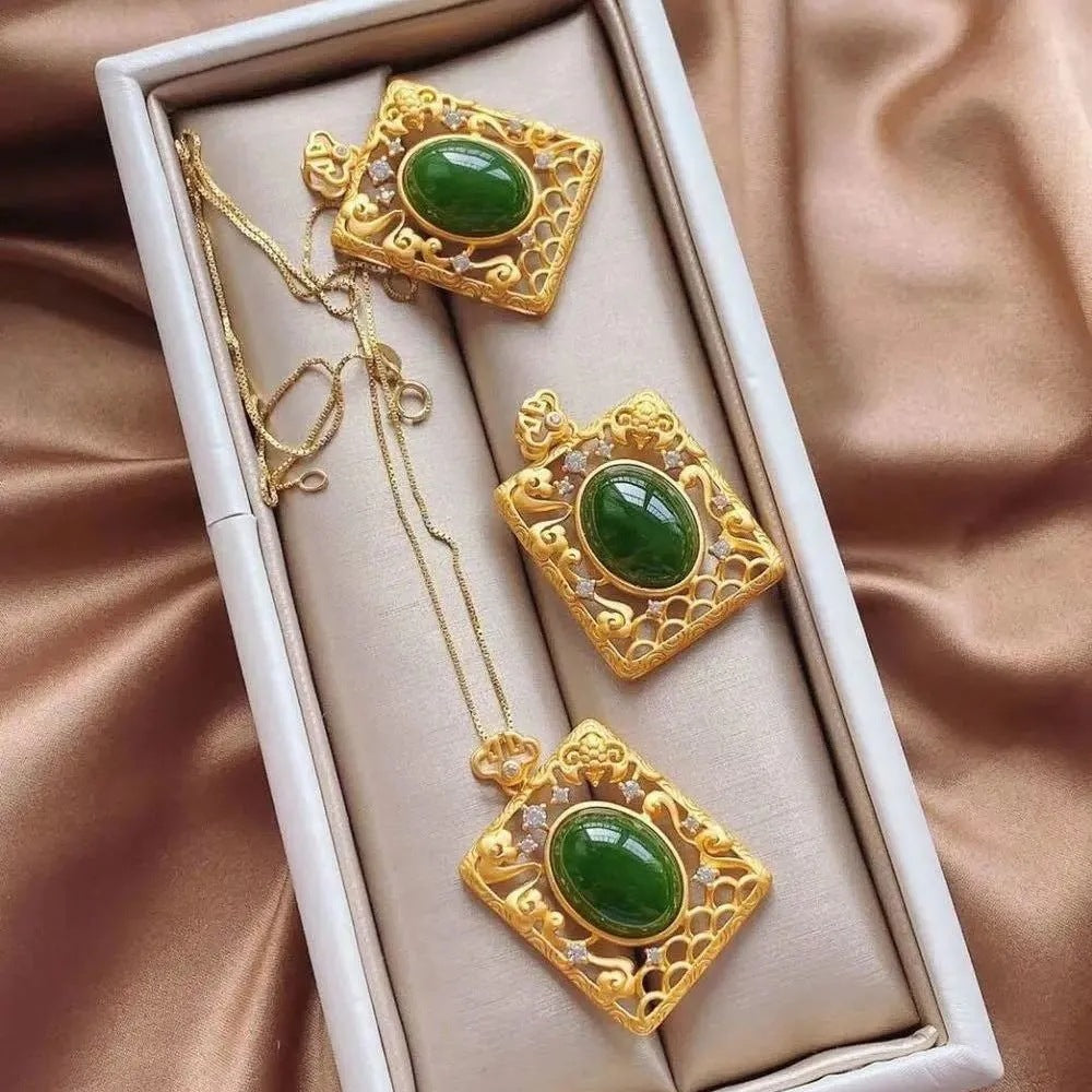 Romantic Gold Pendant for Special Moments