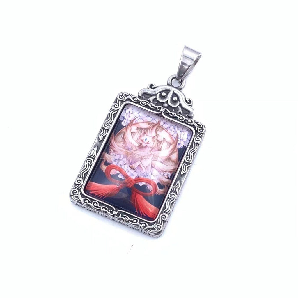 Charming Pendant for Any Occasion