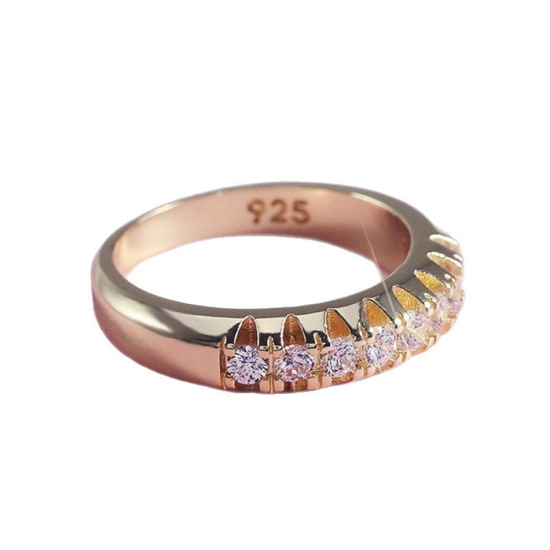 Classic Gold Ring with Timeless Appeal