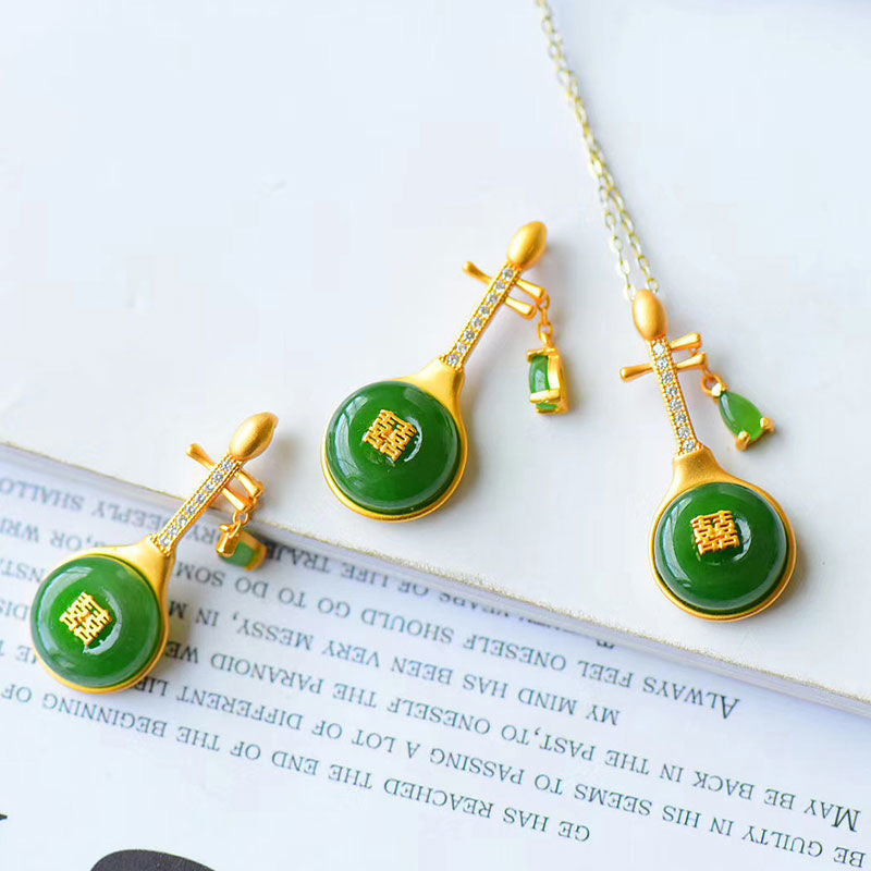 Romantic Silver Necklace for Special Moments