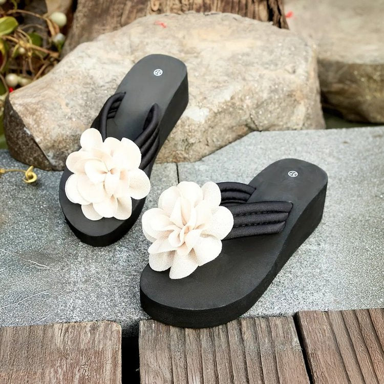 Chic Orthopedic Sandals with Unique Design