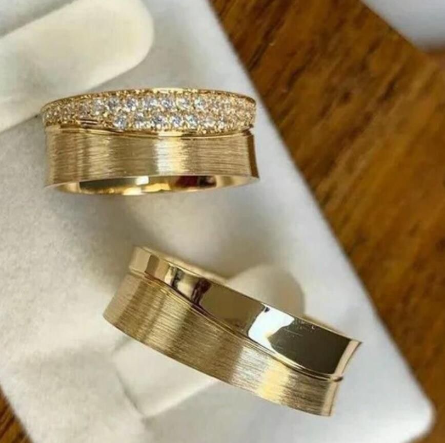 Beautiful Gold Set with Unique Style