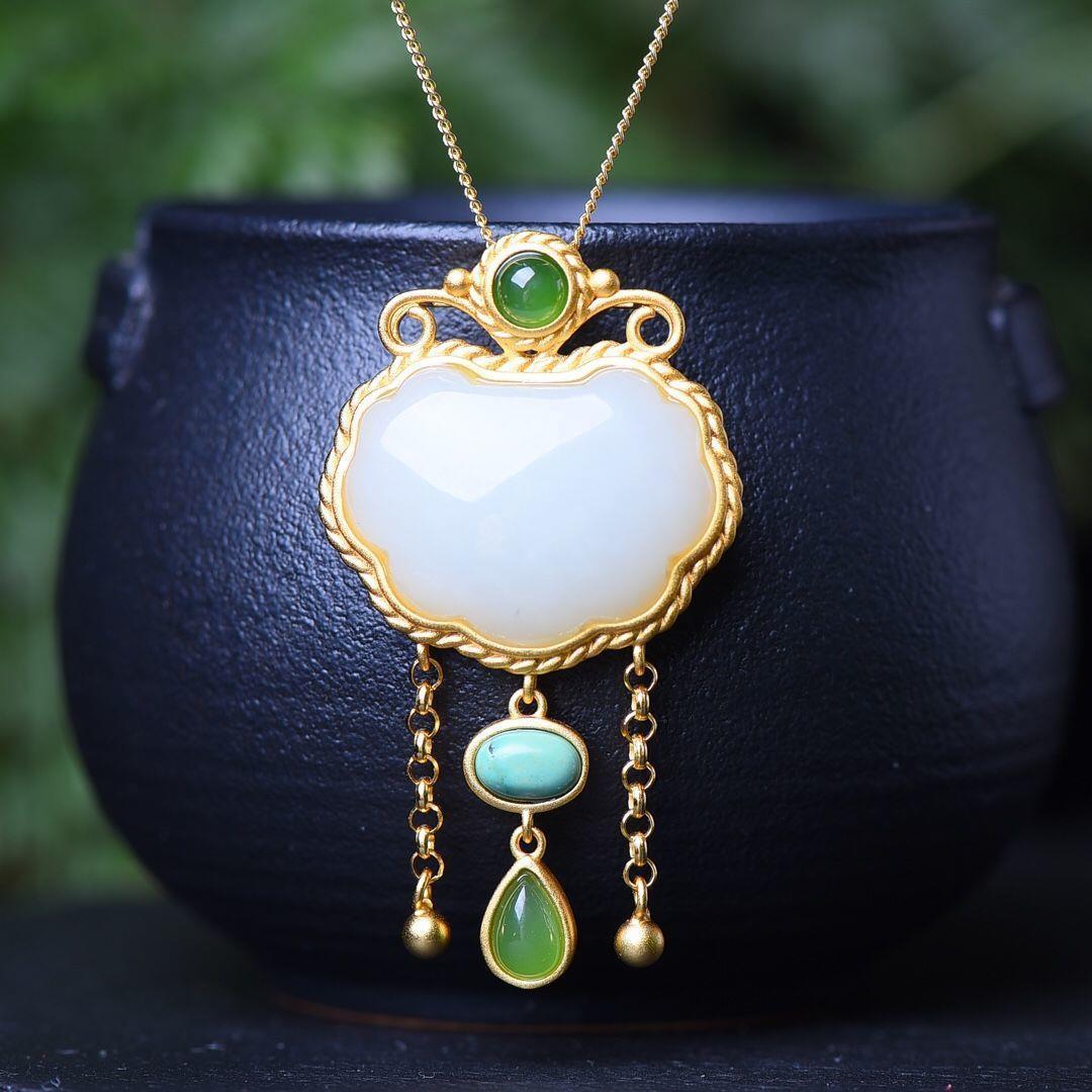 Stunning Silver Pendant for Daily Wear