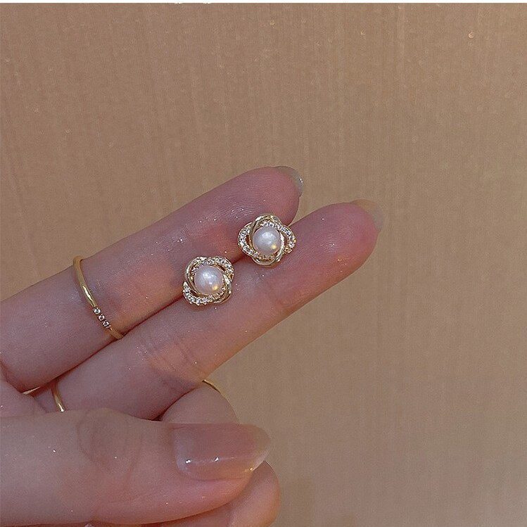 Stunning Pearl Earring for Daily Wear