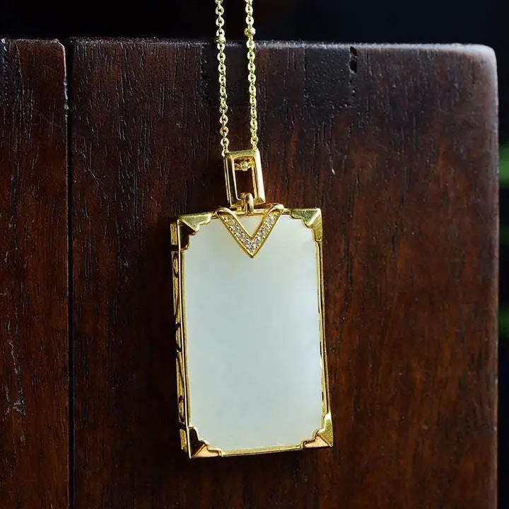 Elegant Gold Necklace for Every Occasion