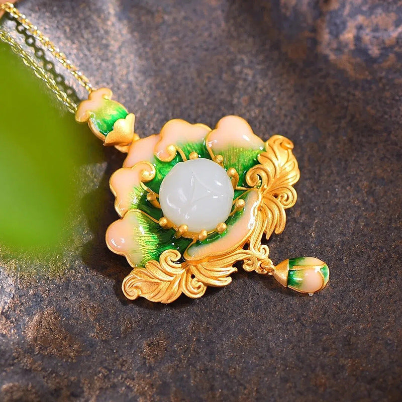 Classic Silver Necklace with Timeless Appeal