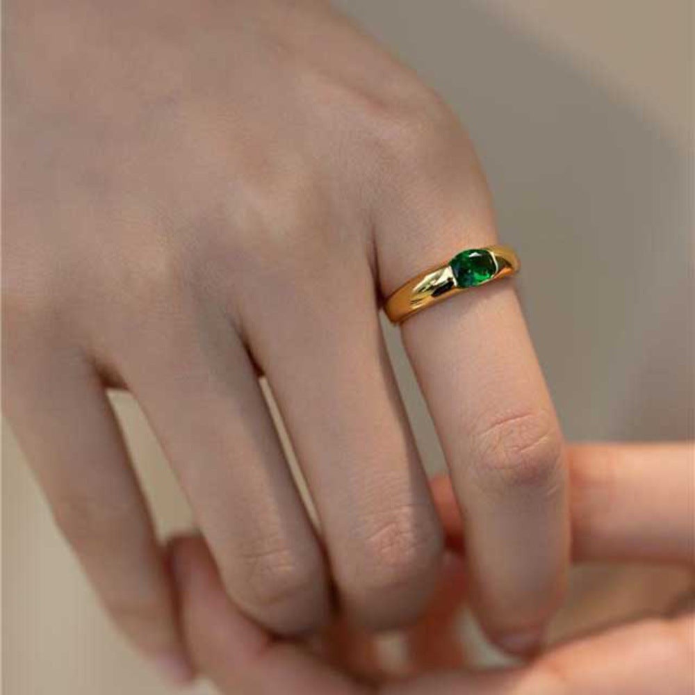 Classic Gold Ring with Timeless Appeal