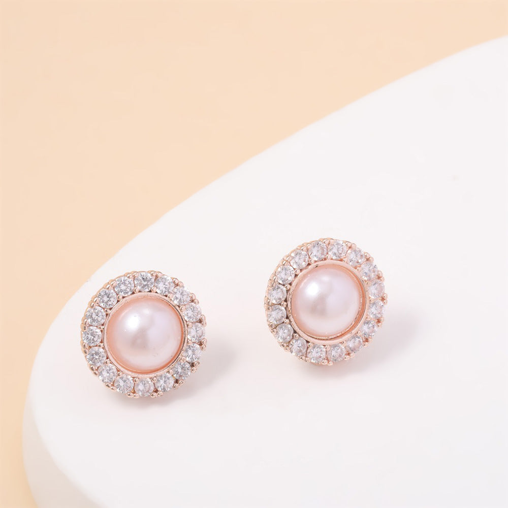 Classic Pearl Earring with Timeless Appeal