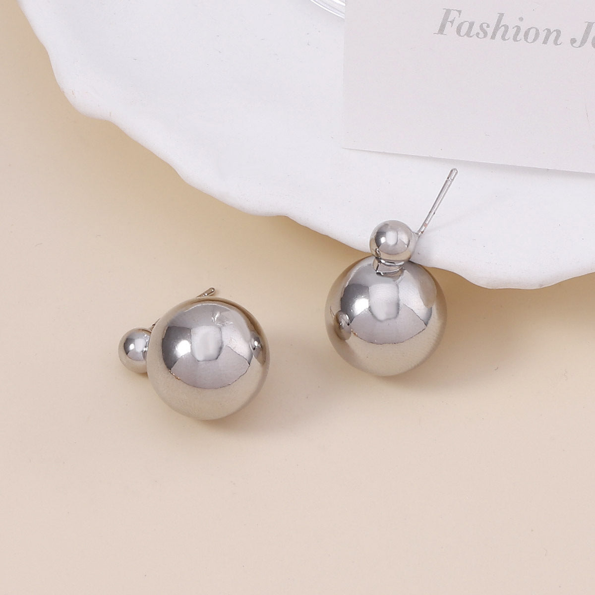 Charming Earring for Any Occasion