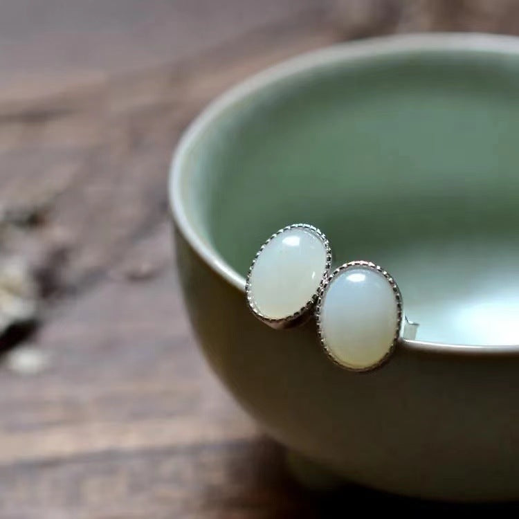 Classic Gold Earring with Timeless Appeal