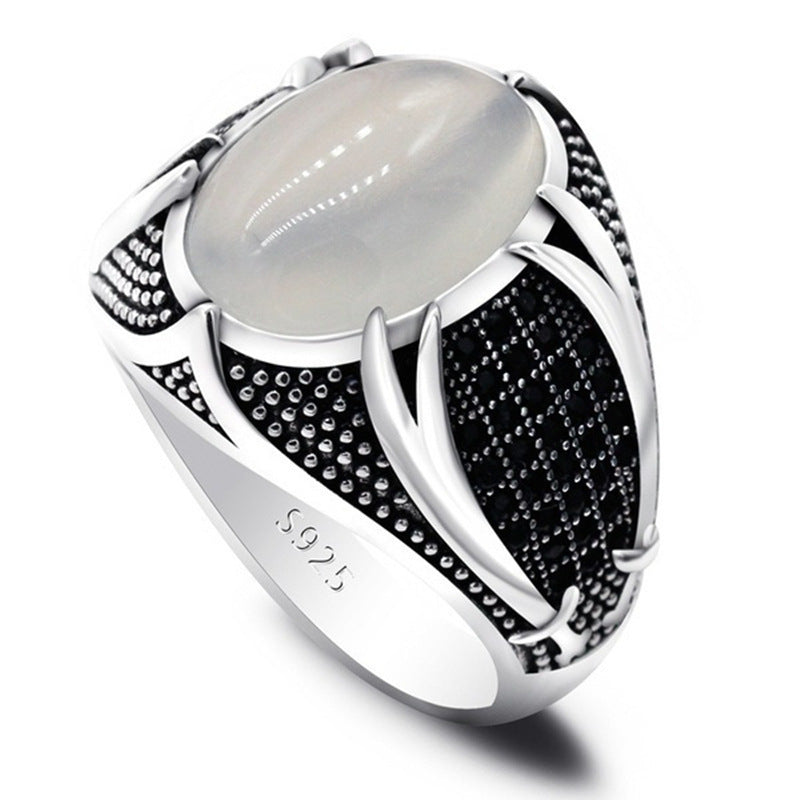 Classic Silver Ring with Timeless Appeal