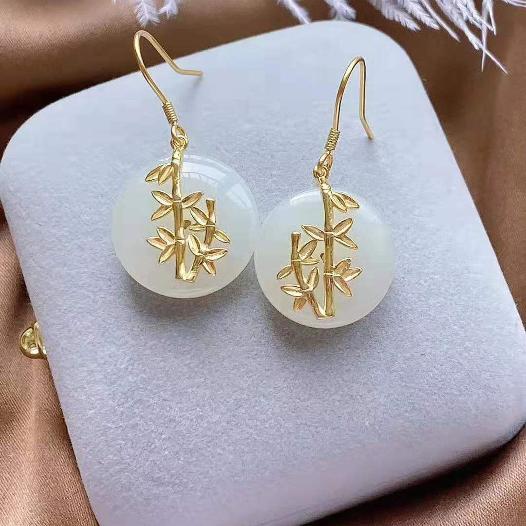 Charming Earring for Any Occasion