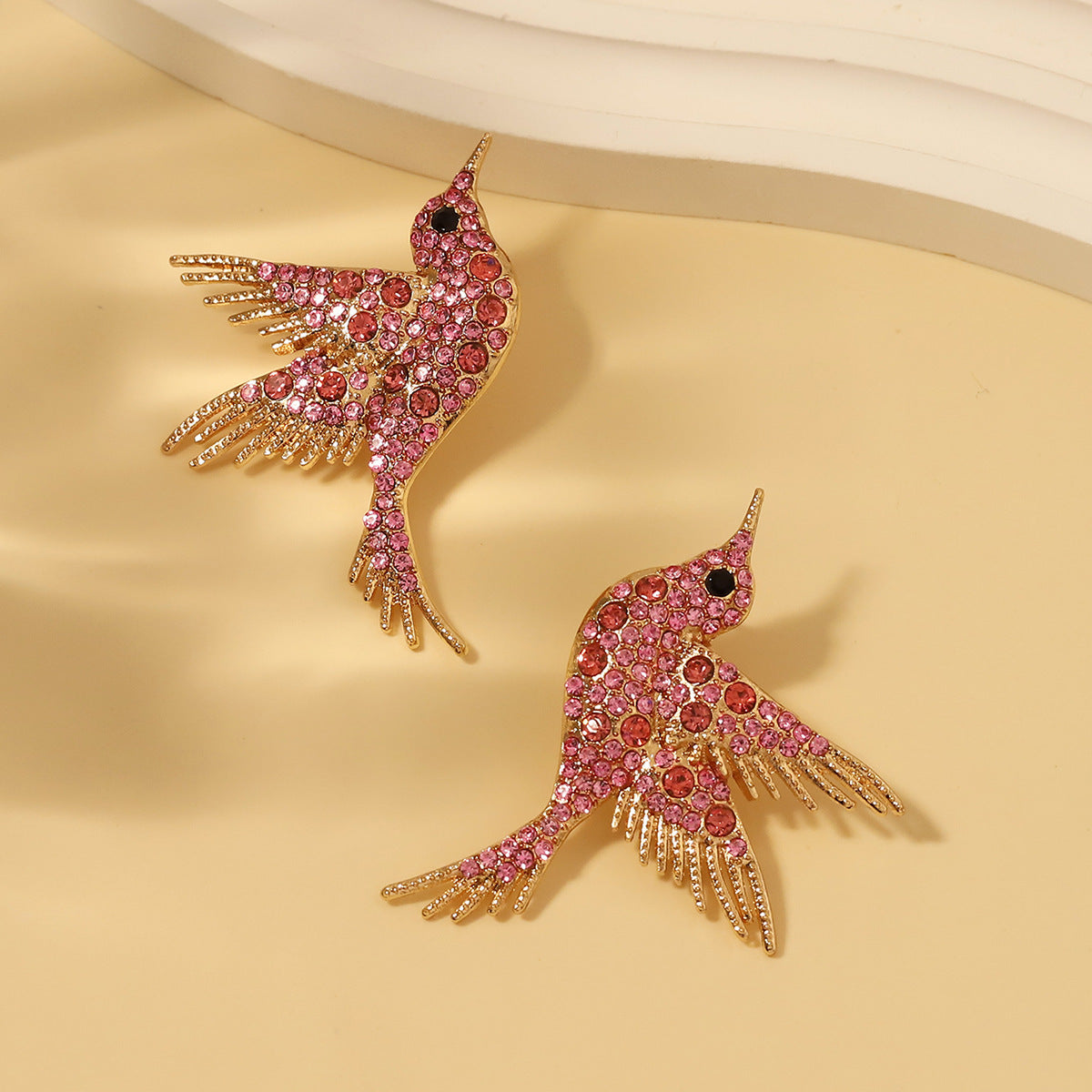 Charming Gold Earring for Any Occasion