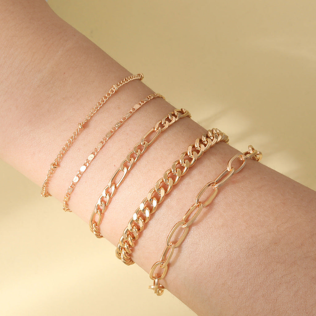 Classic Gold Bracelet with Timeless Appeal