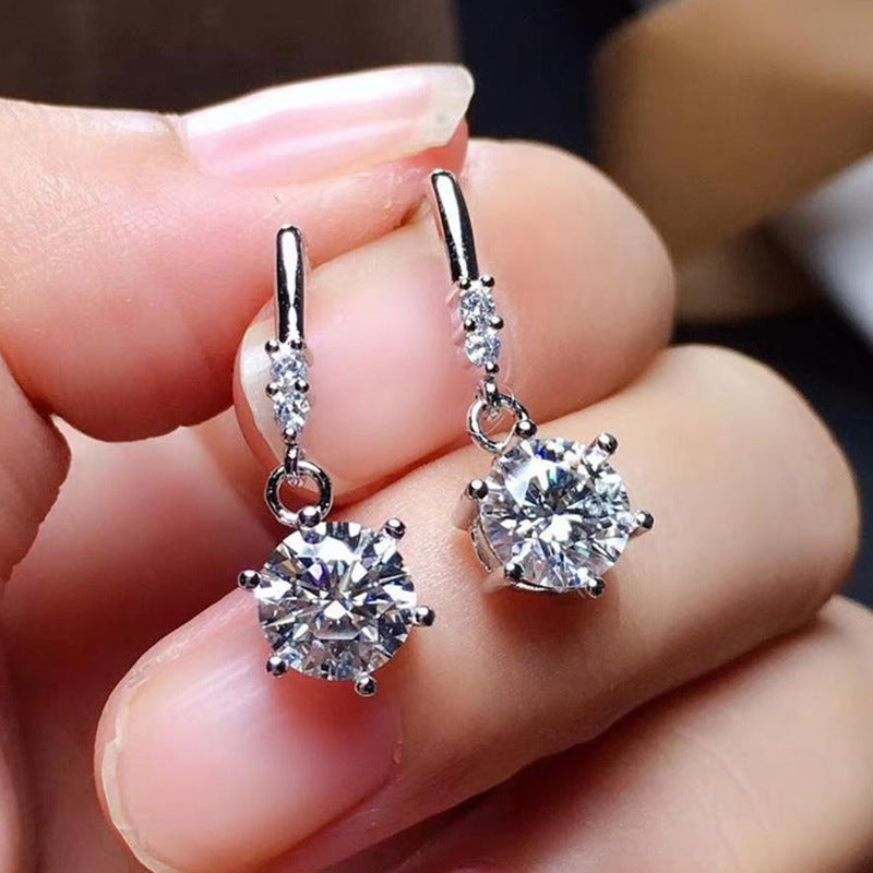 Classic Gold Earring with Timeless Appeal