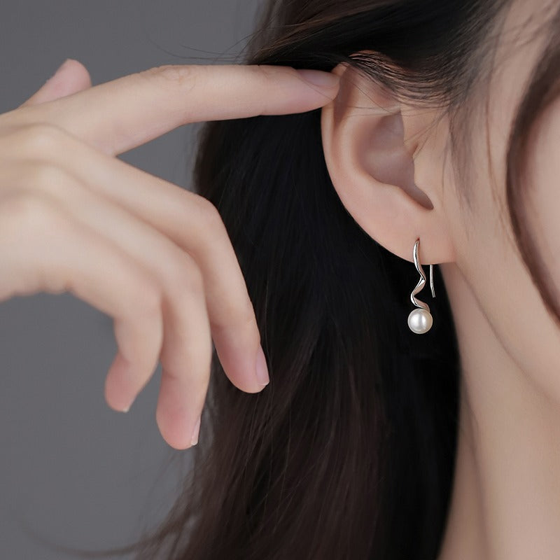 Romantic Pearl Earring for Special Moments